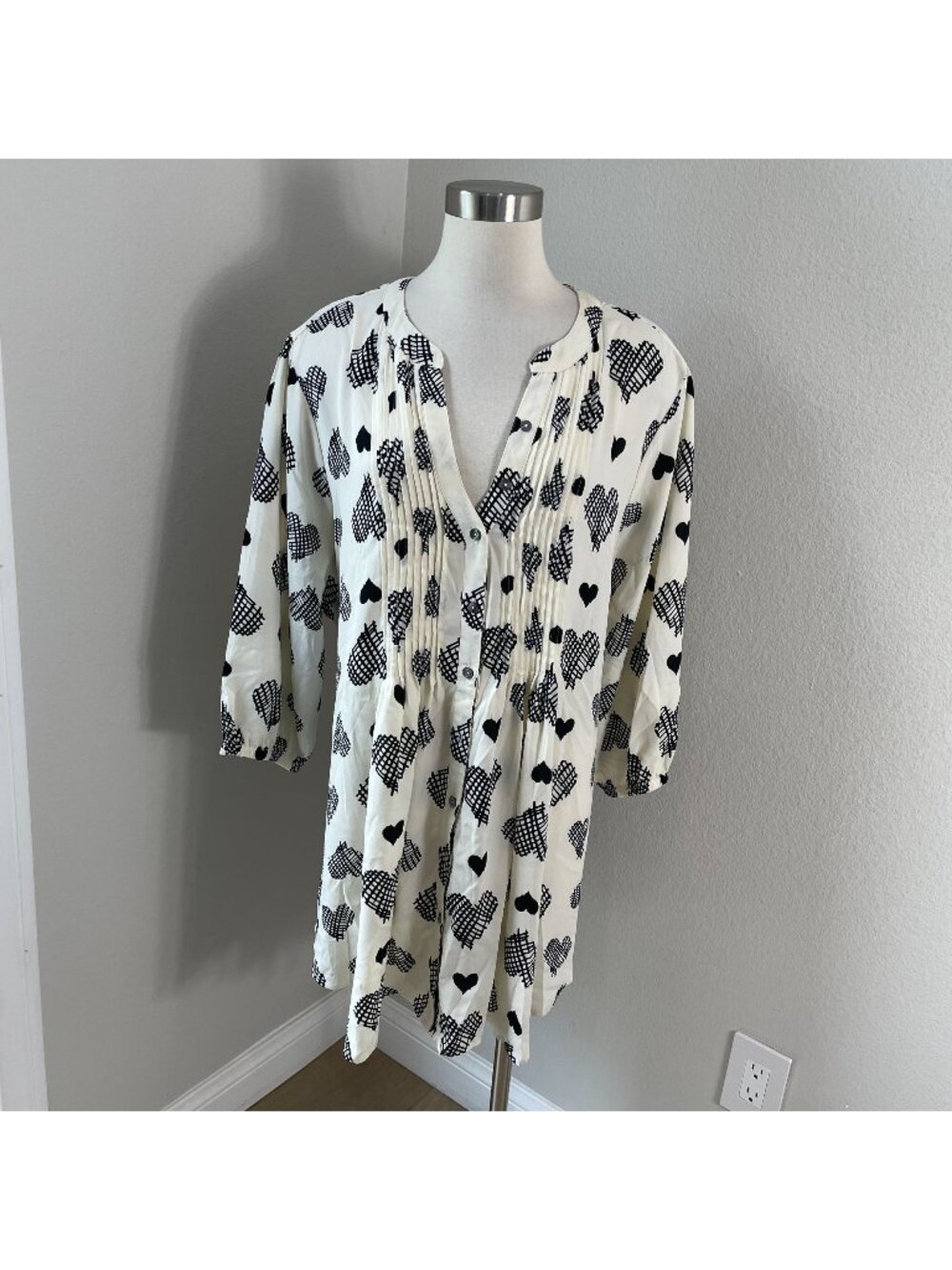 Melissa McCarthy Seven7 Womens Plus 3X Black White Heart Tunic Top Pleated